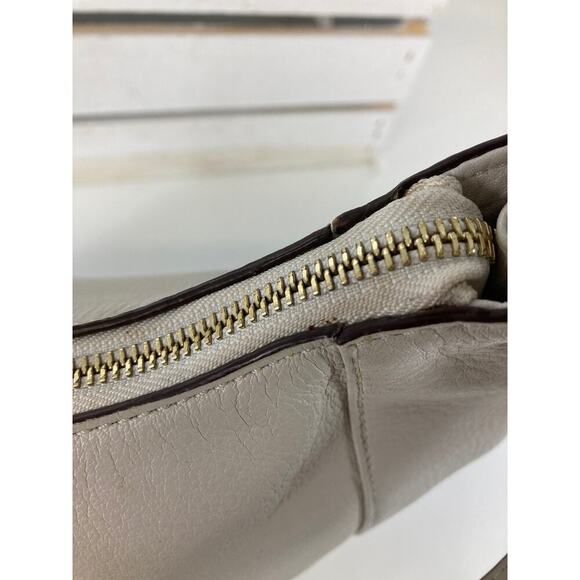 MICHAEL KORS, MEDIUM IVORY PEBBLED LEATHER SHOULDER BAG - Picture 7 of 16